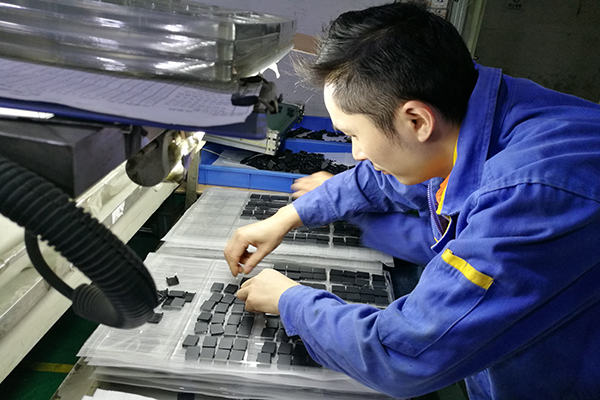 藍(lán)牙耳機(jī)模具廠——2018提前開啟放假模式對廠家是否有影響？